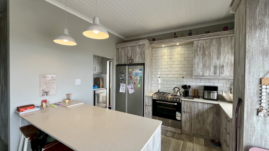 2 Bedroom Property for Sale in Hoogland Western Cape
